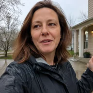 Rachel V., customer
